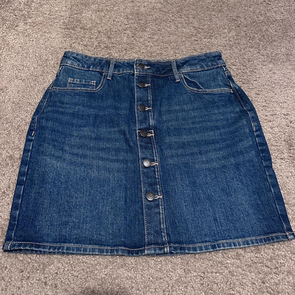 Old Navy buttoned denim mini skirt